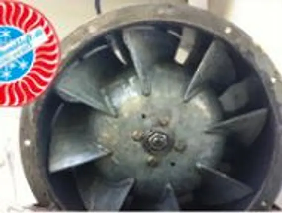 Axialventilator nach der Reinigung, blankes Metall